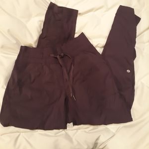 Lululemon Studio Cropped Jogger